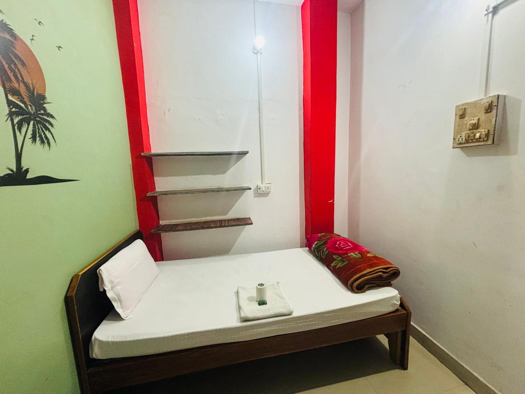 Indra Paying Guest House Varanasi Exterior foto
